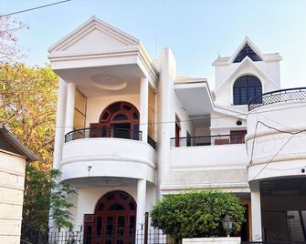 Jai Villa Homestay - Prayagraj - Building