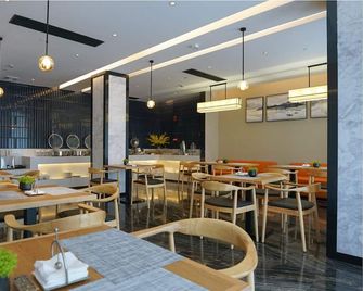 Paco Hotel Guangzhou Baiyun Airport Liantang Metro - Cantón - Restaurante