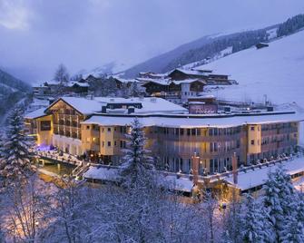 Residenz Hochalm - Saalbach - Building