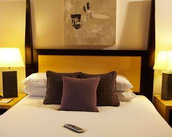Kings Arms Hotel - Amersham - Bedroom