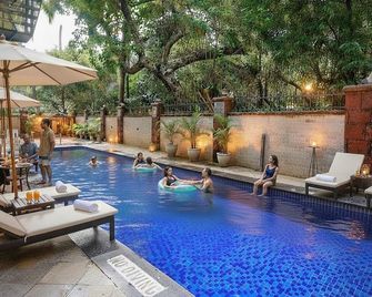 Fabhotel Prime Twin Fountains - Arpora - Bazén