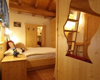 Affittacamere Corradini - Castello di fiemme - Bedroom
