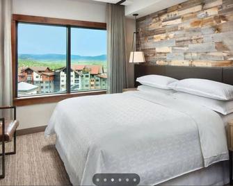Dec 21- Dec 28, 2025, 2-bedroom, ski-in-out, sleeps six, in Steamboat Springs - Steamboat Springs