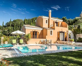 Mastrogiannis Country Retreat - private villa Levanda (4 bedrooms , sleep 8-10) - Magoulades - Pool