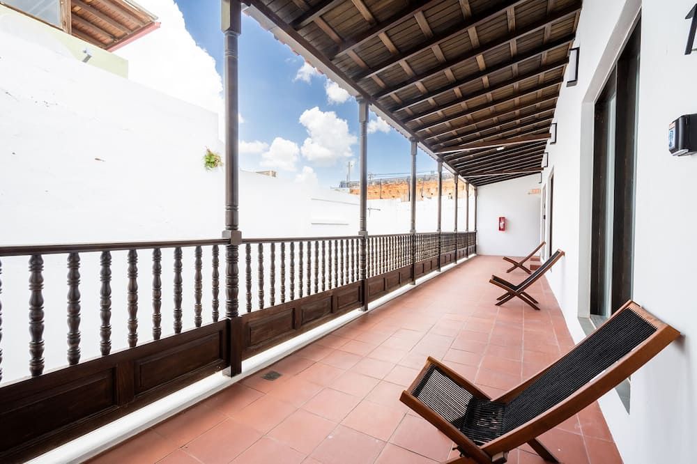150 Sol by Stay with Bear - San Juan - Balcón
