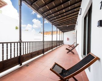 150 Sol by Stay with Bear - San Juan - Balcón
