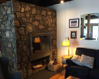 Awesome Lake House on Glass Lake in Averill Park, NY - Averill Park - Sala de estar