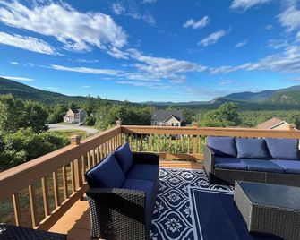 Hitespeak - Bartlett - Balcón