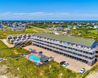 Second-floor oceanfront condo with ocean view, pool, & central AC - Hatteras - Bâtiment