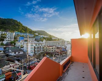Khaleej Mass Hotel Patong - Patong - Balkong