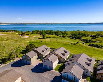 1 B\/R Condo on Bayside Golf Course at Lake McConaughy - Brule - Building