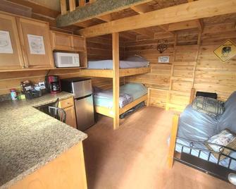 Wolf Cabin in the Heart of Moose Country Alaska! - Ninilchik