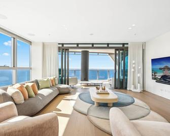 Jewel Beachfront Residences - Surfers Paradise - Living room