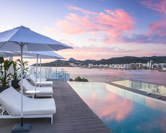 إنسايد باي ميليا إيبيزا بيتش - ايبيزا - حوض السباحة