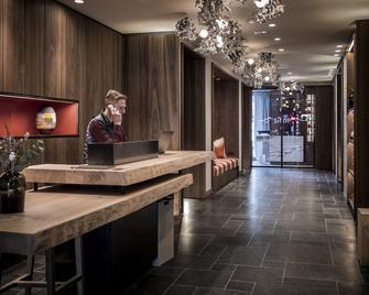Coeur de Megève - Megève - Front desk