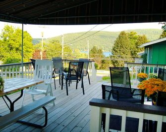 Inn on The Hill - Lake George - Balcón