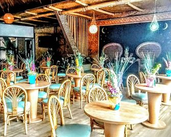 Tiki Resort - Lake George - Restaurant