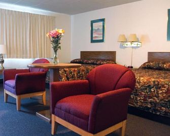 Budget Host Crestview Inn - Sault Sainte Marie - Olohuone