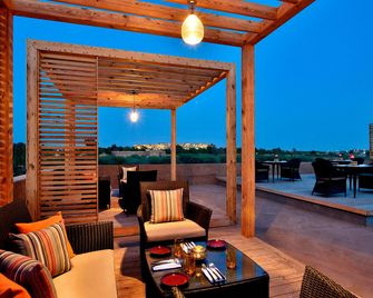 Jaisalmer Marriott Resort & Spa - ג'יסלמר - מרפסת