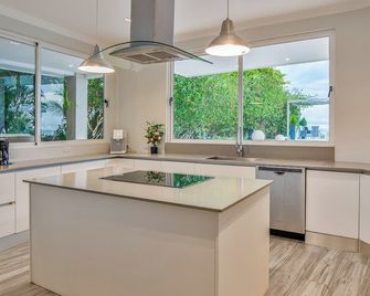 Villa Marunga Luxury and Ocean View - Tambor - Küche