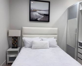 Brand new 2 Bedroom basement suite available - Vancouver - Habitación