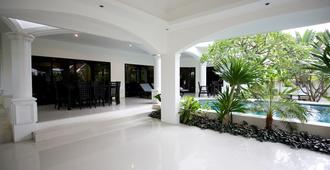 Palm Grove Resort - Pattaya - Oturma odası