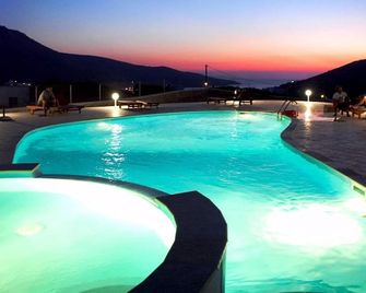 Amorgion Village - Katapola - Piscine
