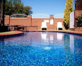 Charles sturt motor inn - Cobram - Piscina