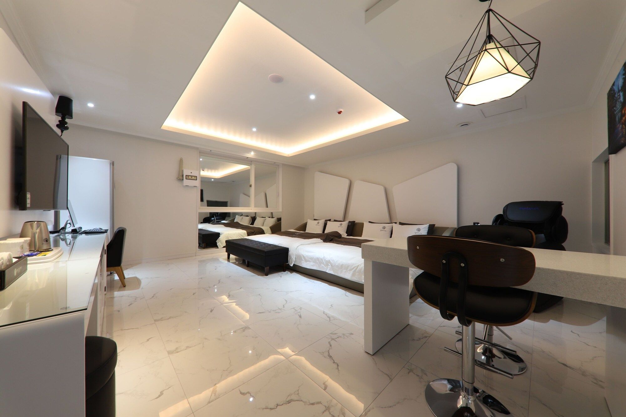 Hotel Encore thumbnail 3