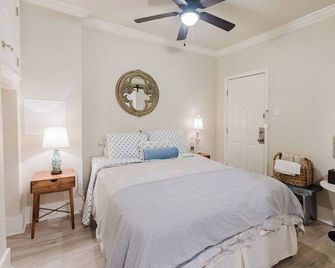 The Paris Modern - Fort Worth - Bedroom