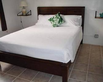 Furnished 1-Bedroom Meda Terrace Unit D in Koror - Koror