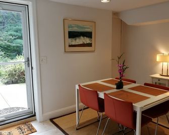 3-Br 2-Bath Apt & Sauna in Woods with Self check-in. - Armonk