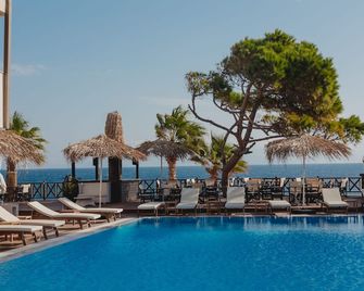 Mati Hotel - Mati - Pool