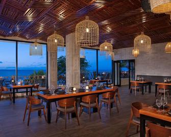 دريمز كوزوميل كيبي ريزورت آند سبا -سعامامل جميع الخدمات - كوزوميل - مطعم