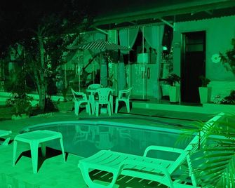 Hospedagem CLÃ Dos Couto - Saquarema - Patio