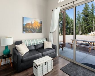 Swift Current at 406 Glacier Cabins - Columbia Falls - Living room