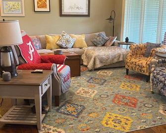 Lake side condo nearThe University of Alabama - Northport - Sala de estar