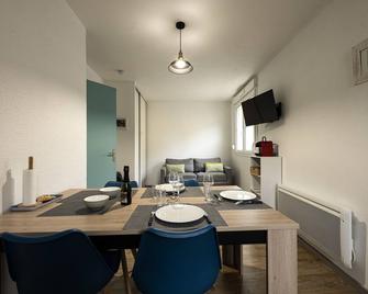 Tout Inclus - Plein Centre - Netflix - Moontown - Lunéville - Salle à manger