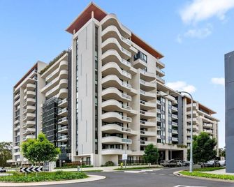 Luxe 2-Bed: Modern Interiors, Balcony & Bbq Area - Lidcombe - Edificio