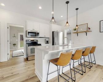 Charming Clear Lake Cottage - Fremont - Cocina