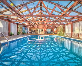 Heated Salt Water Pool and Lrg Home l Spring Break! Close to Soccer + Royals - Independence - Pool