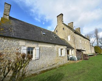 La Cigogne Nature Stay - Liesville-sur-Douve - Edificio