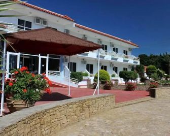 Asterias Bay-Theologos - Theologos - Building