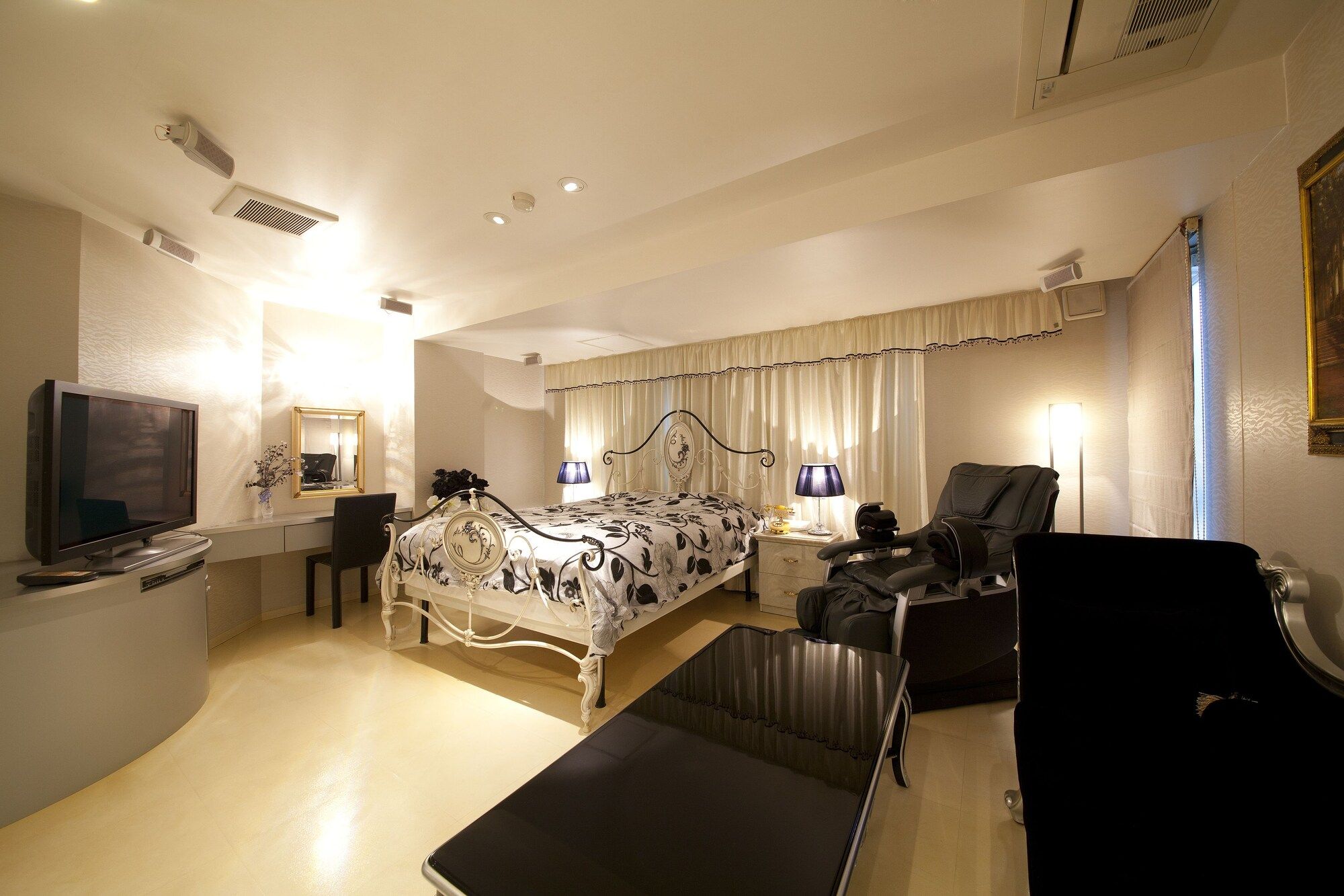 V Hotel (Adult Only)