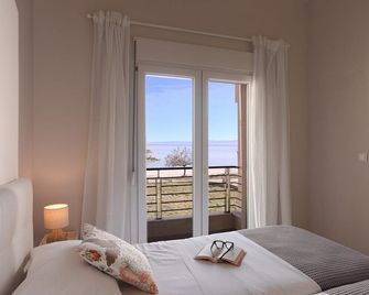 Seas The Day - Beachfront, Amazing Sea Views - Pefkochori - Bedroom