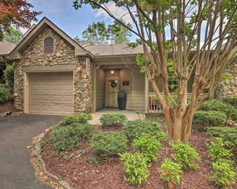 Indoor Pool & Golf Course Views: Lake Lure Condo! - Lake Lure - Budova