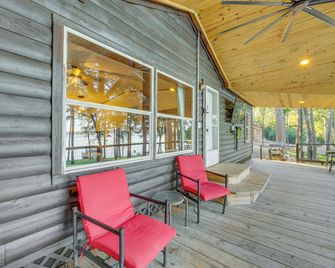 Lakefront Crockett Cabin w/ Boathouse & Kayaks! - Crockett