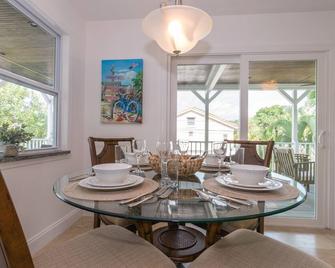 Bliss Tonic Down - Bradenton Beach - Essbereich