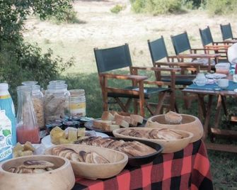 Lion's Cradle - Talek - Buffet