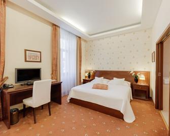 Hotel Louren - Praga - Camera da letto